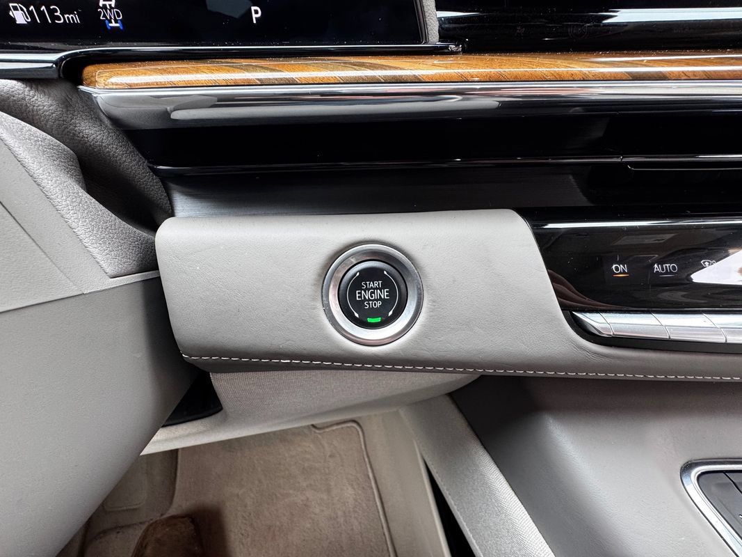 Used 2024 Cadillac Escalade Sport Platinum w/ LPO, ONYX Package AWD/4WD image 24