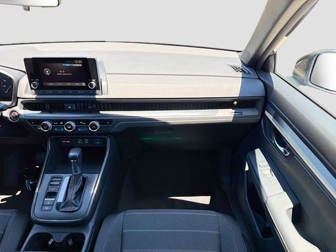 Used 2025 Honda CR-V Sport image 17