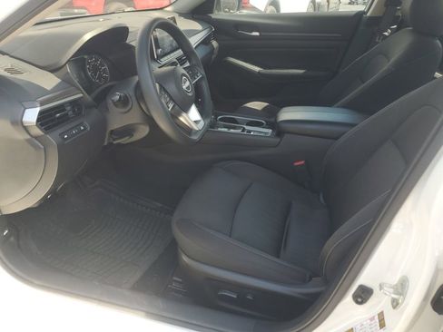 Used 2024 Nissan Altima 2.5 SV AWD/4WD image 12