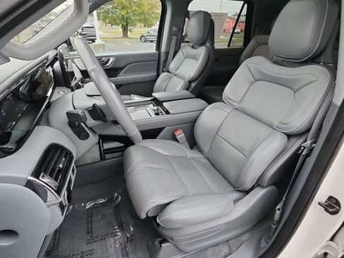 Used 2019 Lincoln Navigator Reserve w/ Cargo Package image 13