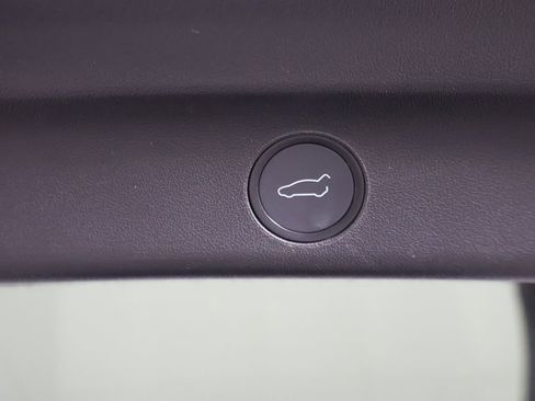 Used 2021 Tesla Model Y Long Range image 22