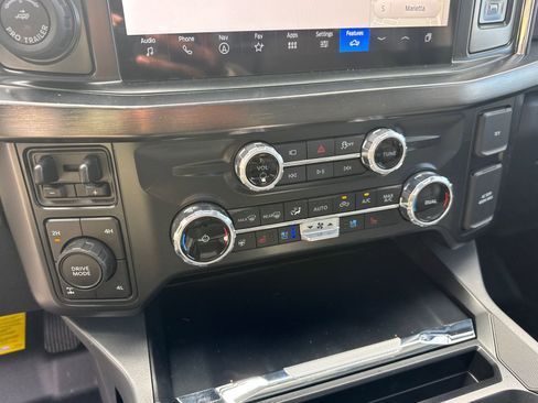 New 2026 Ford F250 Lariat w/ Black Appearance Package image 30