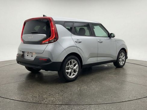 Used 2025 Kia Soul LX w/ LX Technology Package image 9