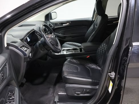 Used 2024 Ford Edge Titanium w/ Equipment Group 301A AWD/4WD image 9