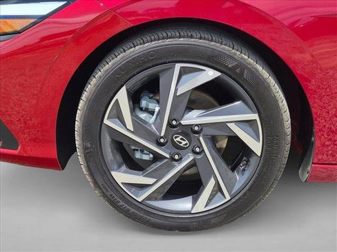 Certified 2025 Hyundai Elantra Sport FWD image 23