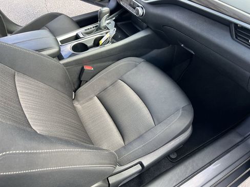 Used 2024 Nissan Altima 2.5 SV image 34