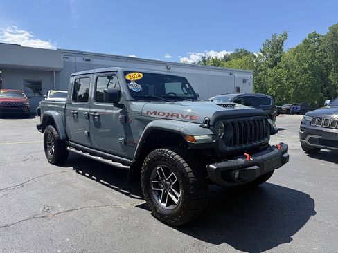 Used 2024 Jeep Gladiator Mojave AWD/4WD image 26