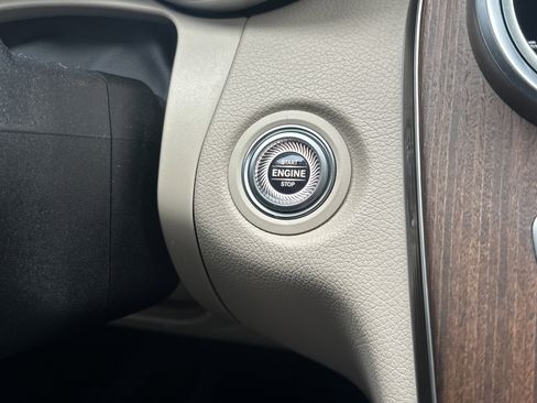 Used 2020 Mercedes-Benz C 300 4MATIC Sedan image 28