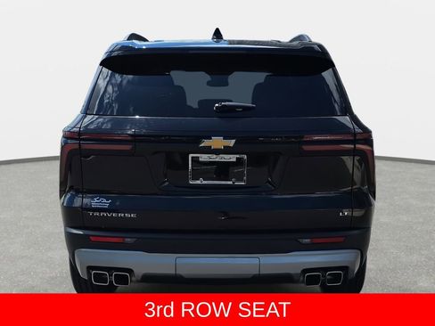Used 2024 Chevrolet Traverse LT FWD image 6