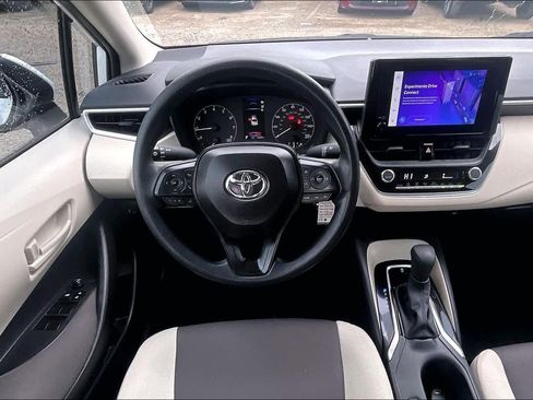 Used 2025 Toyota Corolla LE image 6