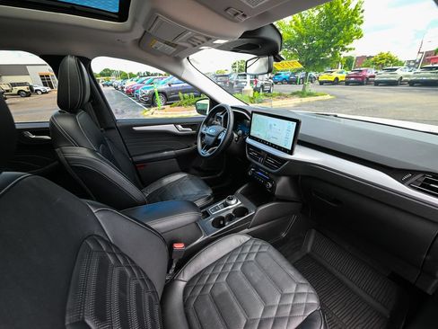 Certified 2024 Ford Escape Platinum w/ Premium Technology Package AWD/4WD image 24