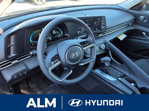 New 2026 Hyundai Elantra SE image 12