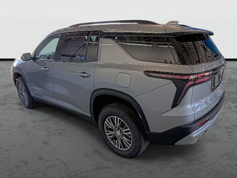 New 2026 Chevrolet Traverse LT w/ Driver Confidence Package AWD/4WD image 11