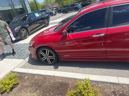 Used 2016 Honda Accord Sport image 17
