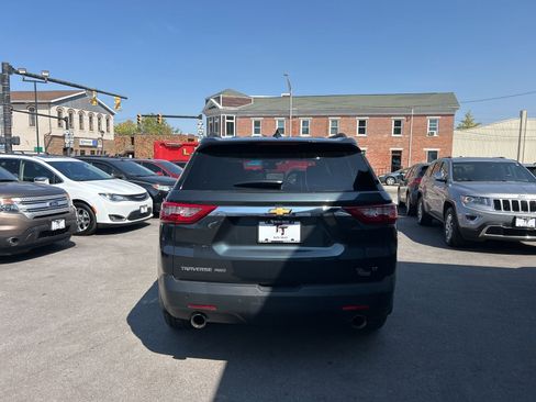 Used 2020 Chevrolet Traverse LT w/ Driver Confidence II Package image 4