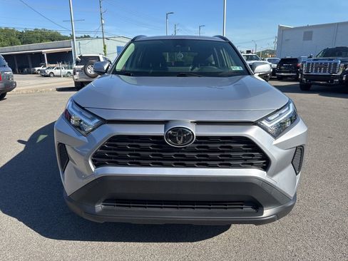 Used 2025 Toyota RAV4 XLE AWD/4WD image 2