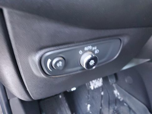 Certified 2024 Chevrolet Equinox RS w/ RS Leather Package image 9