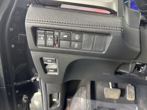 Used 2024 Honda Odyssey Sport image 15