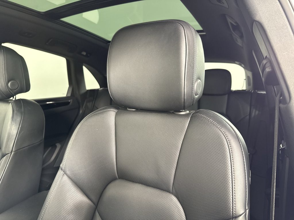 Certified 2026 Porsche Macan AWD/4WD image 40