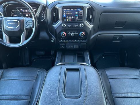 Used 2021 GMC Sierra 2500 Denali w/ Denali Black Diamond Edition AWD/4WD image 13