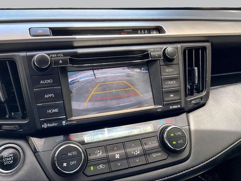 Used 2018 Toyota RAV4 XLE AWD/4WD image 29