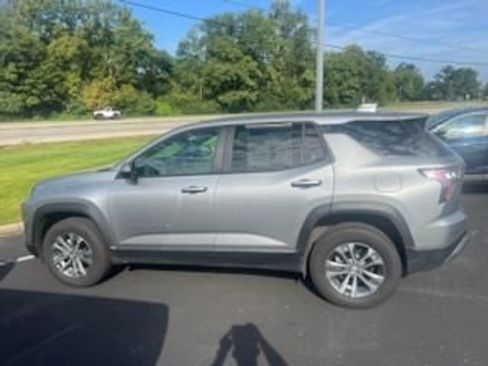 Used 2026 Chevrolet Equinox LT w/ Convenience Package II AWD/4WD image 2