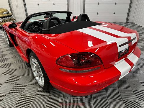 Used 2004 Dodge Viper SRT-10 image 18