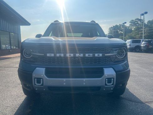 Used 2025 Ford Bronco Sport Badlands AWD/4WD image 3