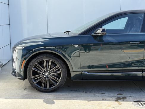 New 2026 Cadillac Lyriq V image 5