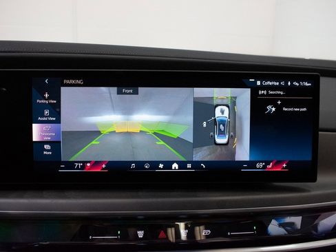 Certified 2023 BMW 760i xDrive w/ Luxury Rear Seating Package image 17