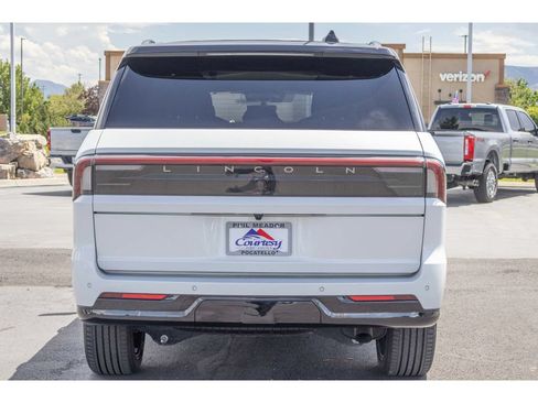 Used 2025 Lincoln Navigator Black Label AWD/4WD image 4
