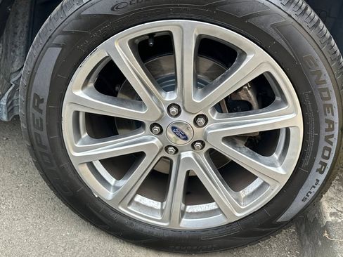 Used 2017 Ford Explorer Limited FWD image 4