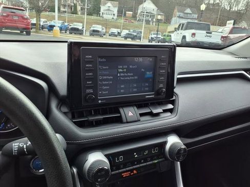 Used 2020 Toyota RAV4 XLE w/ Convenience Package image 25