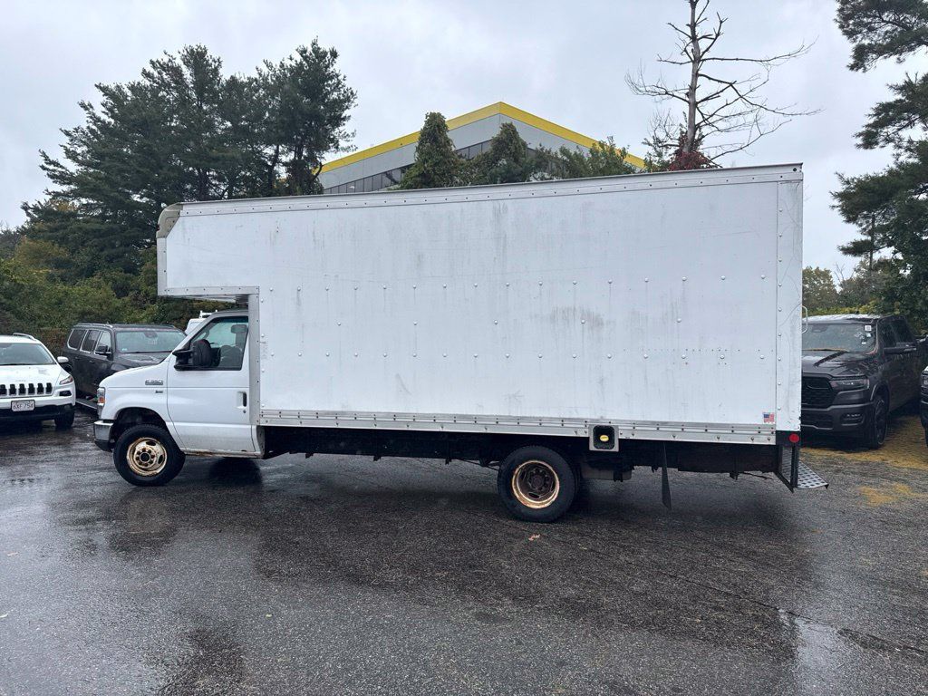 Used 2016 Ford E-350 and Econoline 350 Super Duty RWD image 2