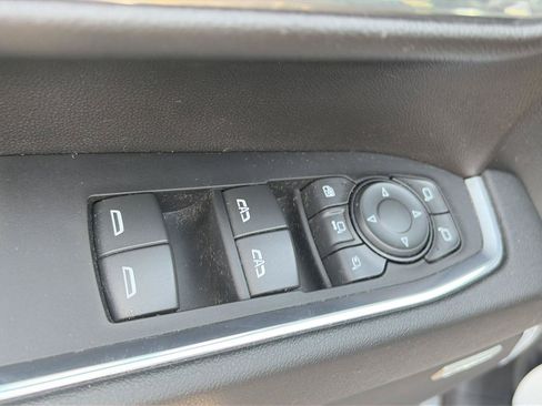 Used 2024 Chevrolet Silverado 2500 LTZ w/ LTZ Convenience Package AWD/4WD image 12