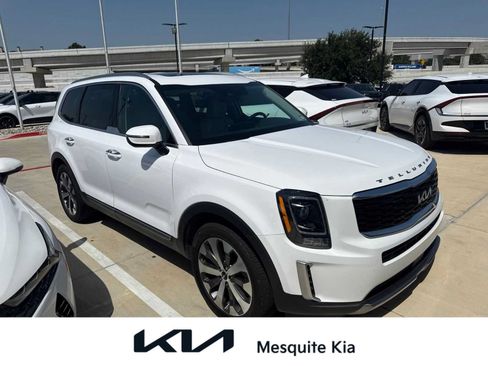 Certified 2022 Kia Telluride S FWD image 1