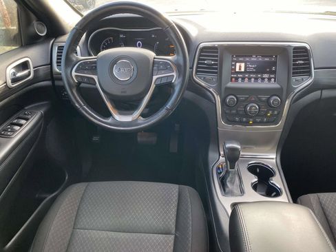 Used 2020 Jeep Grand Cherokee Laredo image 10