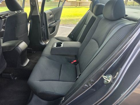 Used 2017 Honda Accord LX image 29