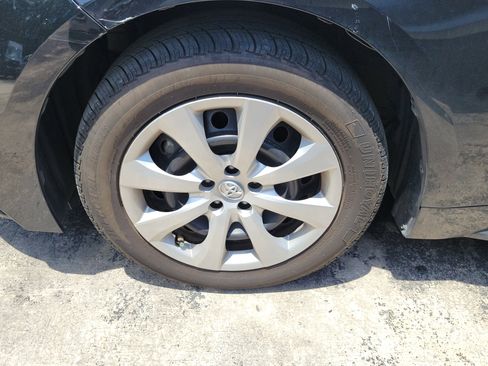 Used 2021 Toyota Corolla LE FWD image 4
