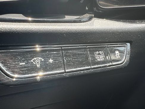 Certified 2023 Kia Niro EX Touring FWD image 22