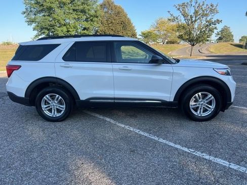 Certified 2022 Ford Explorer XLT w/ Class IV Trailer Tow Package image 12