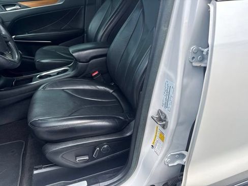 Used 2019 Lincoln MKC Reserve w/ MKC Climate Package FWD image 8