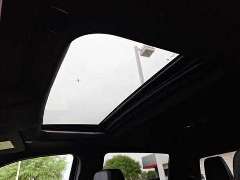 Used 2024 GMC Sierra 1500 AT4 w/ Technology Package image 29