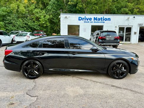 Used 2019 Honda Accord Sport image 4