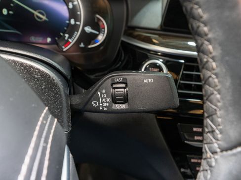 Used 2019 BMW 530i xDrive w/ Convenience Package image 26