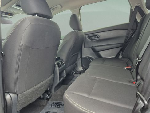 Certified 2025 Nissan Rogue S FWD image 17