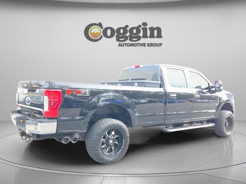 Used 2019 Ford F250 XLT w/ XLT Premium Package image 6