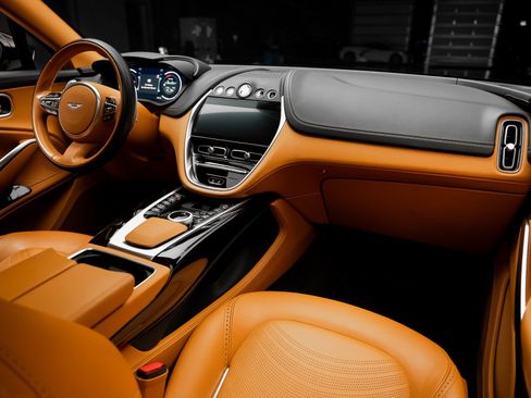 Used 2023 Aston Martin DBX image 55