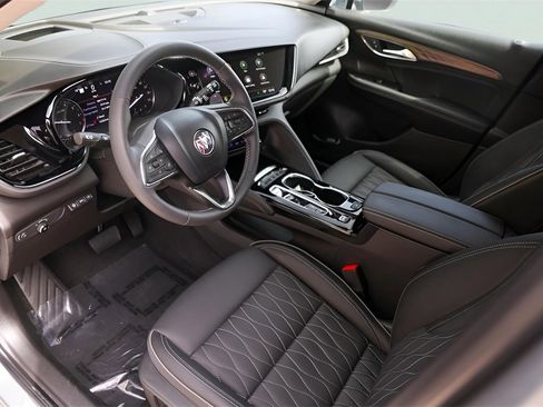 Used 2023 Buick Envision Avenir image 13
