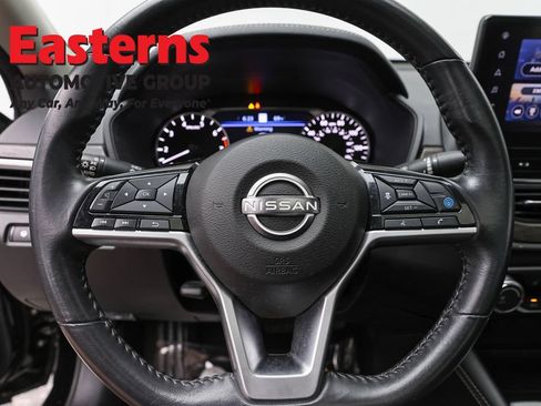 Used 2023 Nissan Altima 2.5 SV w/ SV Premium Package AWD/4WD image 10